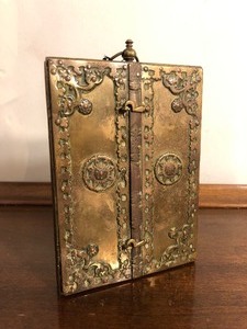 lot 44 image: Antique Russian Copper & Brass Hinged Box