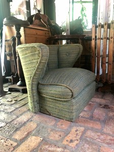 lot 62 image: Mid Century Fan Back Chair