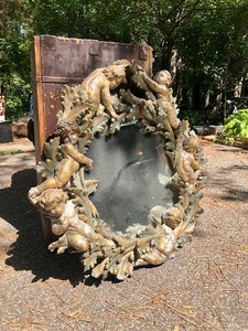 lot 65 image: Large Ornate Round Wall Mirror wCherubs