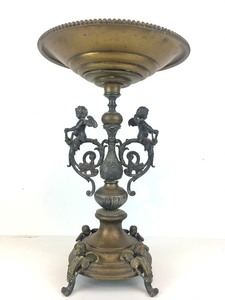 lot 85 image: Beautiful Antique Victorian Centerpiece Tazza wCherubs