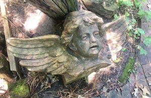 lot 96 image: Large Old Architectural Carved Stone Building Cherub Figurehead