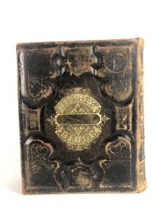 lot 109 image: Excellent Large Antique Bible