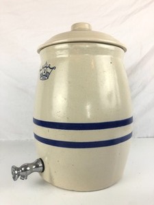 lot 112 image: Vintage Robinson Ransbottom 2 Gallon Stoneware Water Cooler wLid