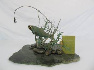 lot 127 image: Vintage Reflections of Nature Bronze Wildlife Trout Fishing Sculpture by Gregory Higgins