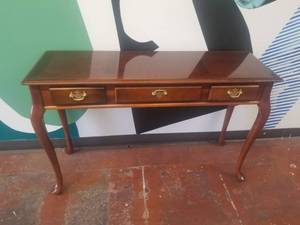 lot 111 image: Classic Mahogany Console Table