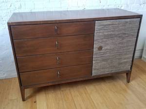 lot 4 image: Vintage Mahogany Mid-Century Vanity Dresser by Unagusta Mfg.