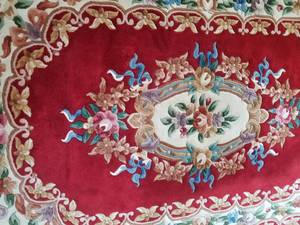 lot 17 image: Gorgeous High Thread Count Area Rug