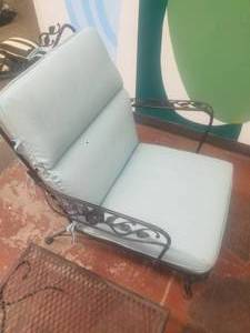 lot 37 image: Outdoor Seating Set