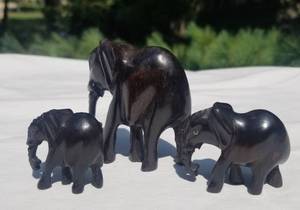 lot 51 image: Carved Marching African Elephants  Momma & 2 Babies