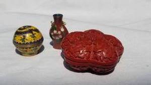 lot 32 image: Carved Cinnabar Box with 2 Miniature Cloisonne