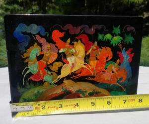 lot 45 image: Russian Lacquered 4 Horseman Painted Box  signed