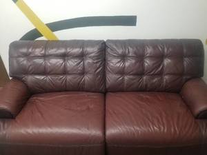 lot 64 image: Luxury Italian Leather Sofa