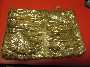 lot 802 image: WHITING & DAVIS GOLD MESH CLUTCH STYLE EVENING BAG