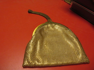lot 808 image: WHITING & DAVIS GOLD MESH EVENING BAG WITH MESH WRIST STRAP