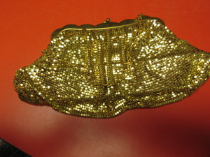 lot 814 image: WHITING & DAVIS GOLD MESH BAG WITH ROUCHING DESIGN AND WRIST STRAP