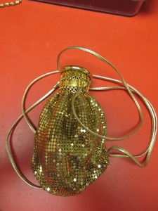 lot 823 image: WHITING & DAVIS GOLD MESH BEGGARS BAG WITH GATE TOP AND LEATHER SHOULDER STRAP