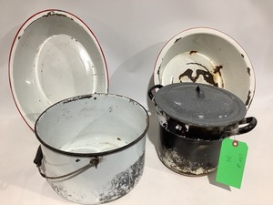 lot 34 image: Vintage Enamelware