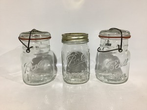lot 124 image: Vintage Canning Jars