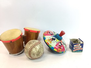 lot 67 image: Vintage Toys