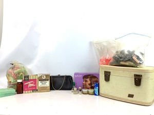 lot 69 image: Vintage Beauty Supplies