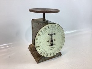 lot 80 image: Antique Kitchen Scale