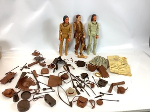 lot 7 image: Vintage Marx Chief Cherokee Indians