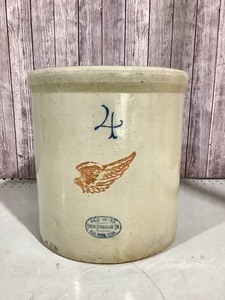 lot 12 image: Antique Crock