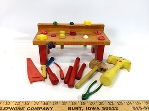 lot 92 image: Vintage Workbench Toy