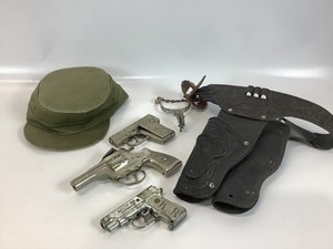 lot 95 image: Vintage Cap Guns