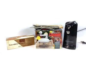 lot 100 image: Vintage Kitchenware
