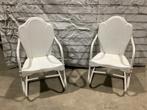 lot 129 image: Lawn Chairs