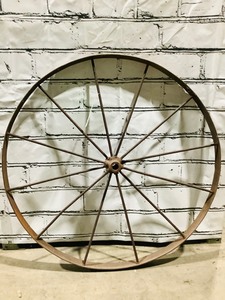 lot 5 image: Antique Wagon Wheel