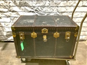 lot 138 image: Vintage Trunk