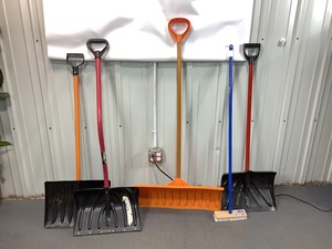 lot 156A image: Snow Shovels