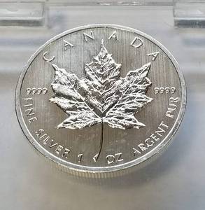 lot 08 image: 2013 CANADA $5 SILVER MAPLE LEAF 1 TROY OZ .9999 FINE SILVER