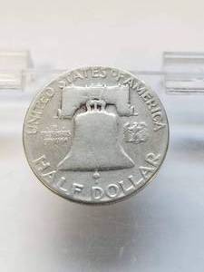 lot 28 image: 1950 FRANKLIN SILVER HALF DOLLAR