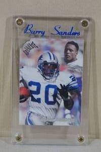 lot 39 image: 1998 Absolute Barry Sanders Die Cut Card #62