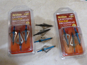 lot 9 image: Allen Lightning Three Blade Broadheads