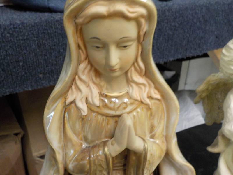 lot 252 image: Angels, 1 is musical, Wings needs r...