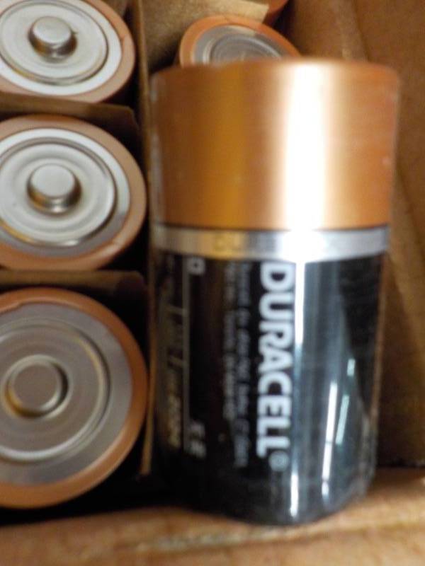 lot 276 image: 28 Size D Duracell Batteries...