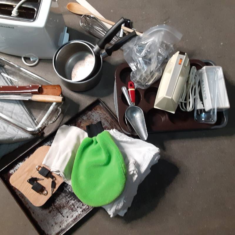lot 0447 image: Kitchen Goodies (Toaster, Utensils, Baking Sheets, Muffin Tin, and Much More See Photos