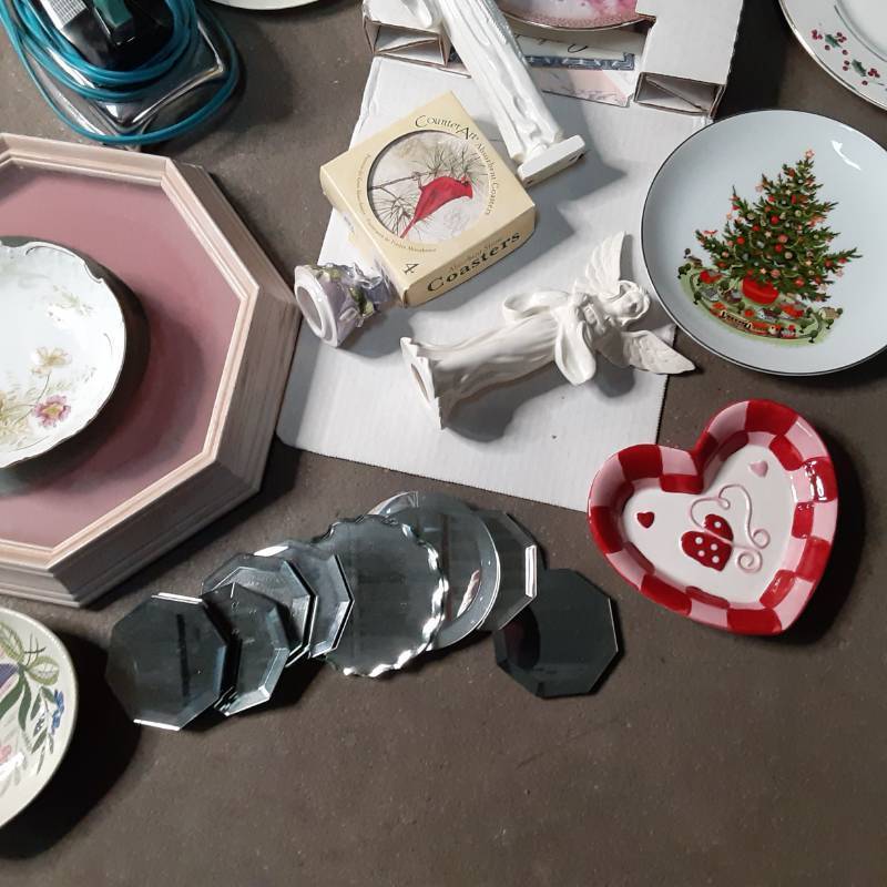 lot 0448 image: Electronics & Home Decor Lot (Wall Clocks, Vintage Dishes, Serving Platter, Scale, Radio, Small CraftingDecorative Mirrors, Home Decor, & W.L. George Iris Quarlat Collector Plate
