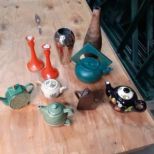 lot 46 image: Vintage Teapots See Photos