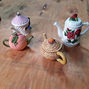 lot 50 image: Vintage Teapots See Photos
