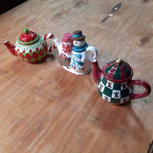 lot 52 image: Vintage Teapots See Photos