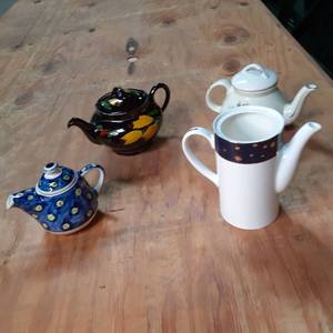 lot 53 image: Vintage Teapots See Photos