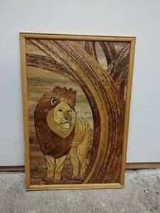lot 21 image: Wood Lion Artwork
