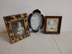 lot 48 image: Collection of Artwork and Dcor