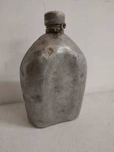 lot 49 image: US Military Canteen