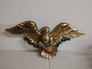 lot 88 image: Eagle Wall Hanging